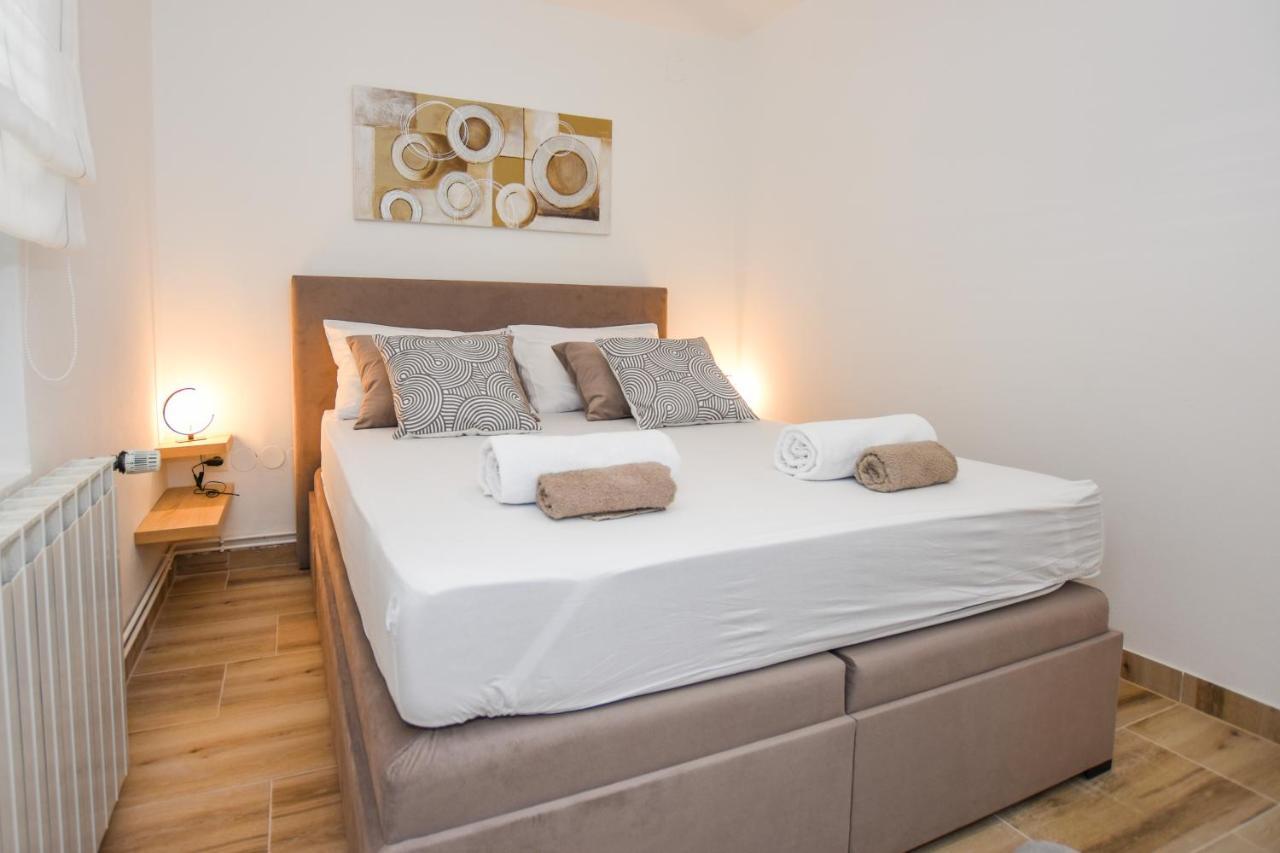 Apartmani Plazibat Mandre Exterior foto